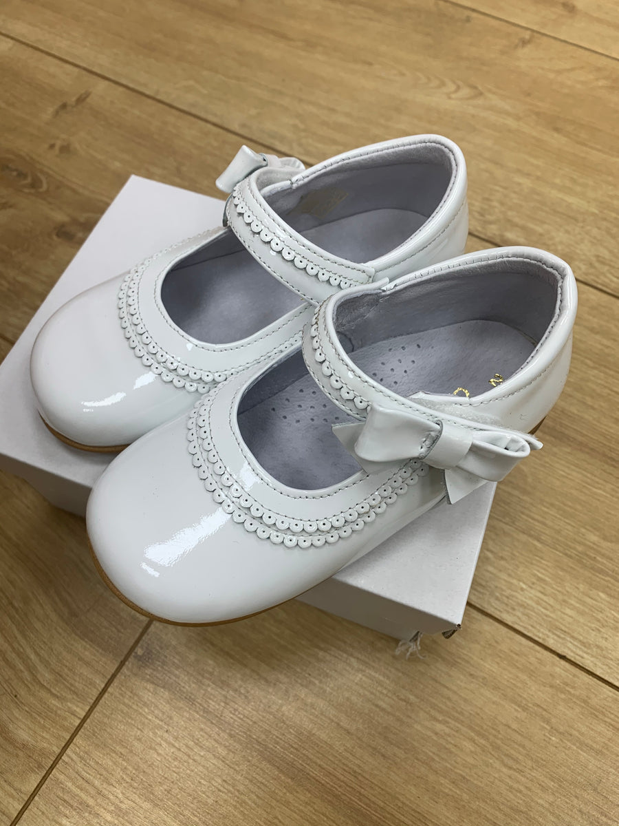 Pretty originals pram store shoes