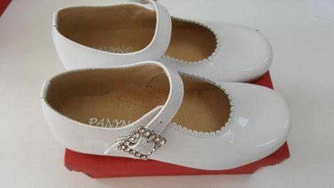 White panyo shoes