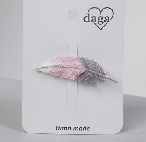 Daga feather clip